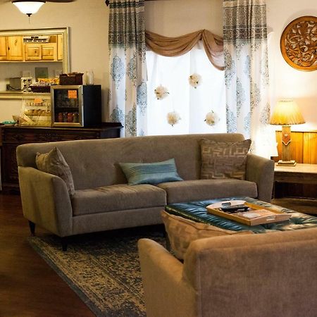 Square Inn Wimberley Bagian luar foto