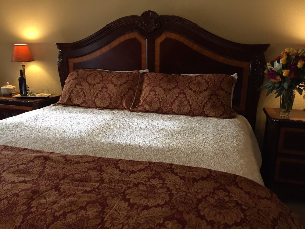 Square Inn Wimberley Bagian luar foto