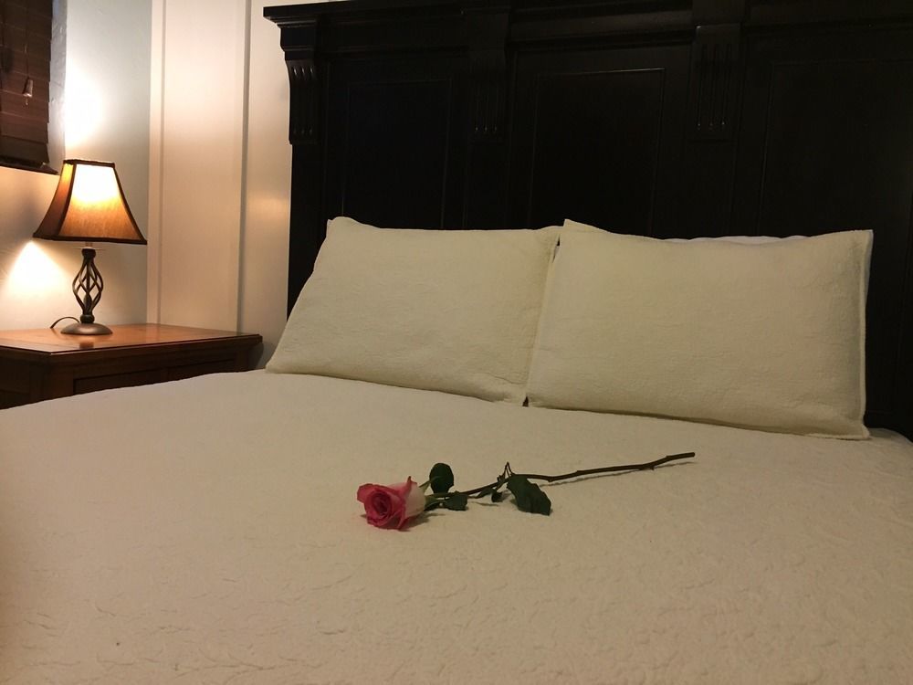 Square Inn Wimberley Bagian luar foto