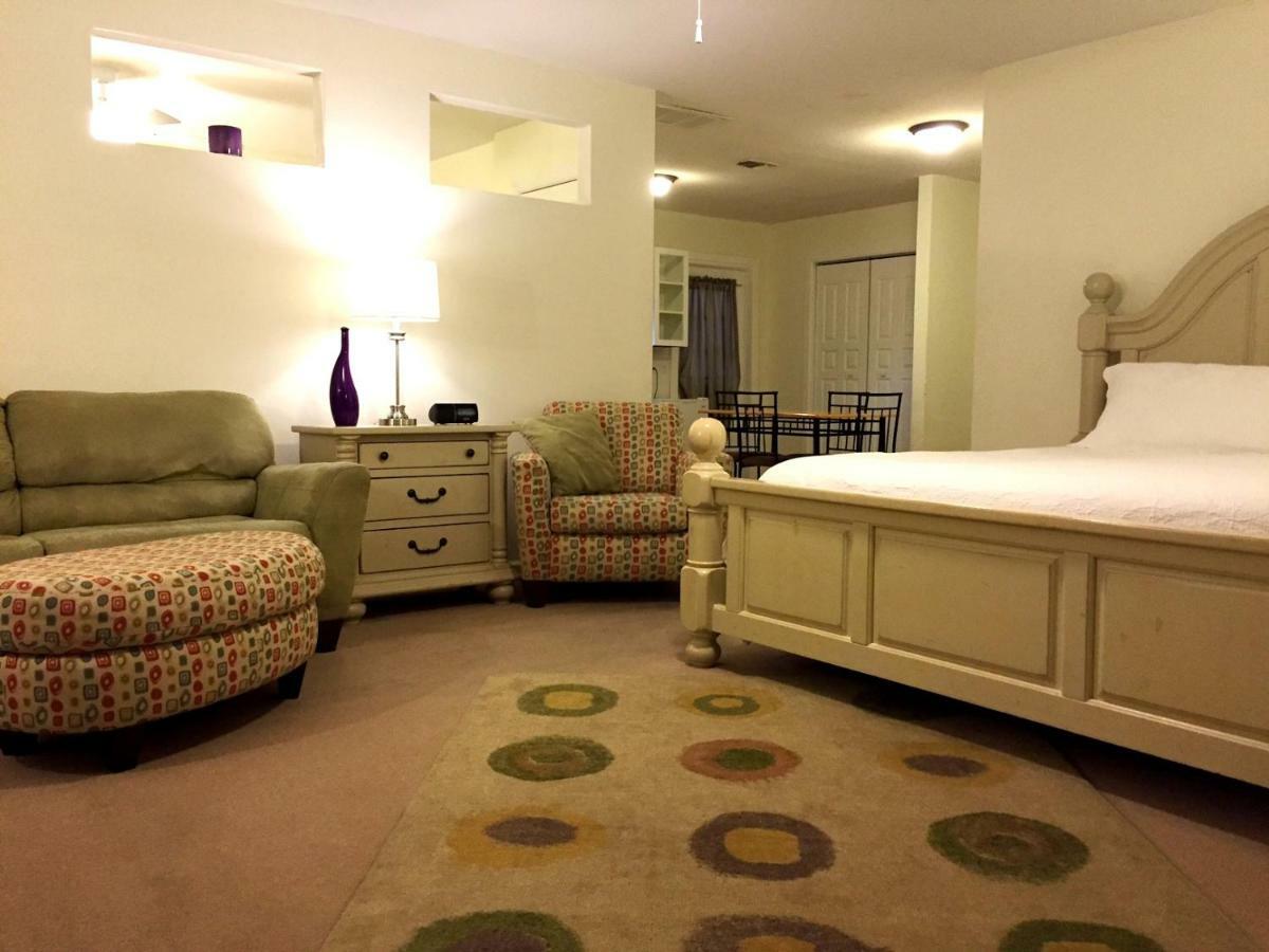 Square Inn Wimberley Bagian luar foto
