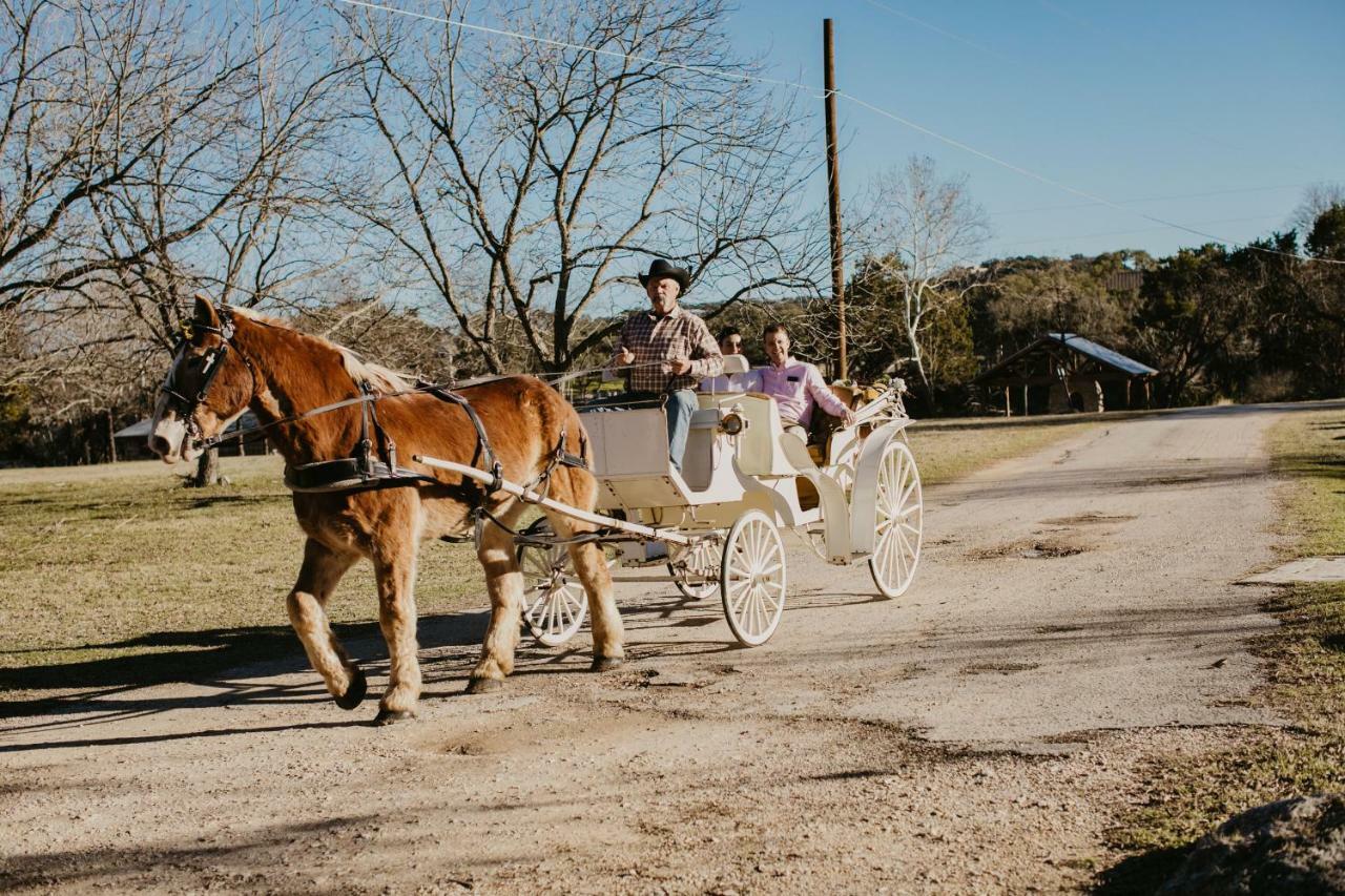 Square Inn Wimberley Bagian luar foto
