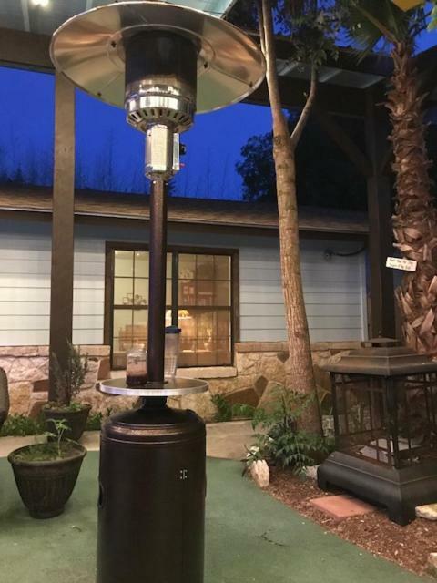Square Inn Wimberley Bagian luar foto