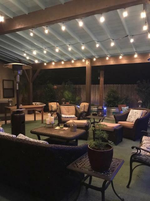 Square Inn Wimberley Bagian luar foto